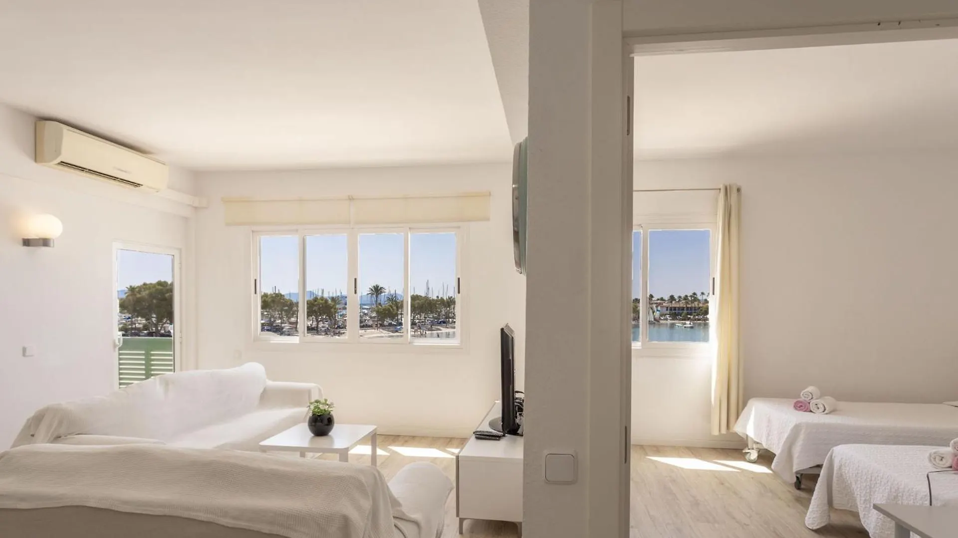 Apartament Valent ポルト・ダルクディア